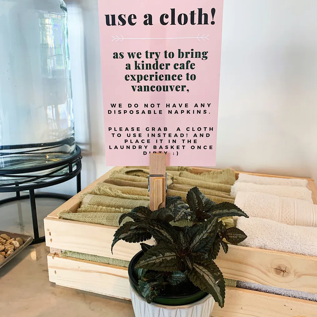 Use a cloth at Kind Café